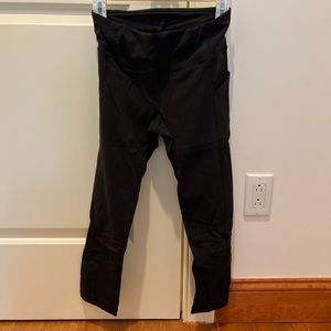 Lululemon black cropped leggings. Size 4. Very good condition. #lululemon